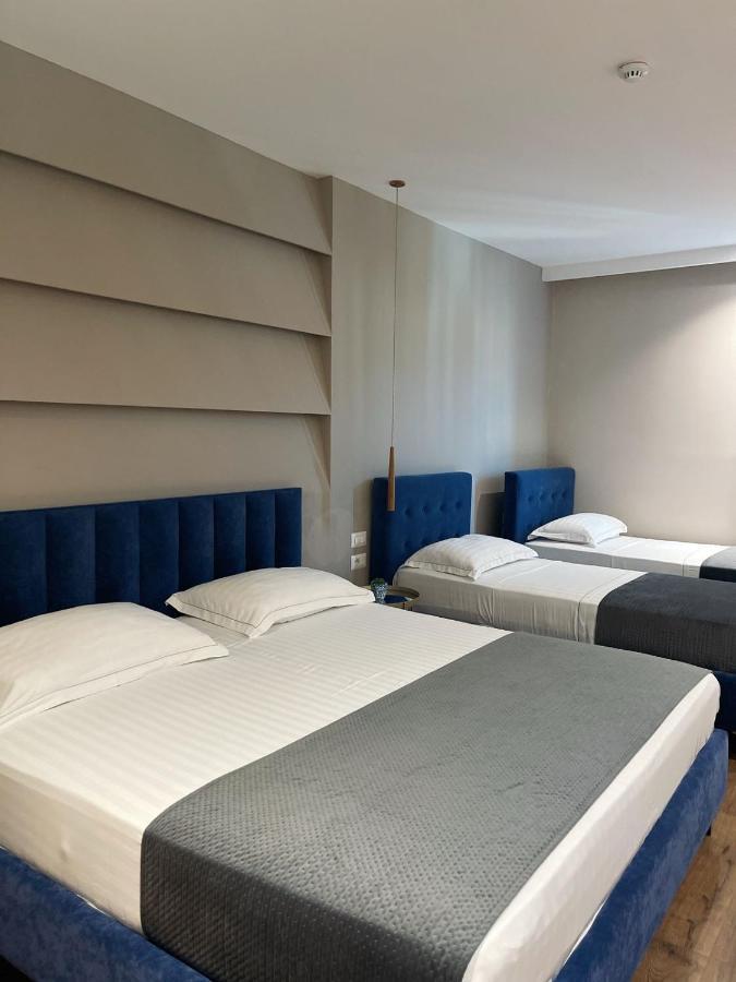 Light Hotel Tiranë Ngoại thất bức ảnh