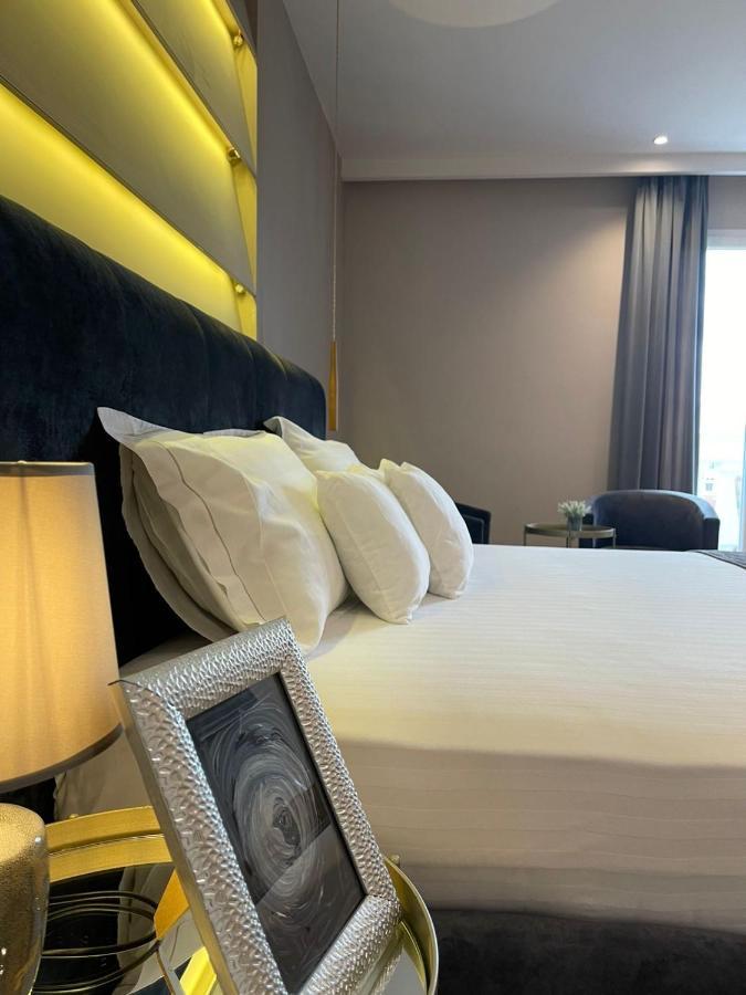 Light Hotel Tiranë Ngoại thất bức ảnh