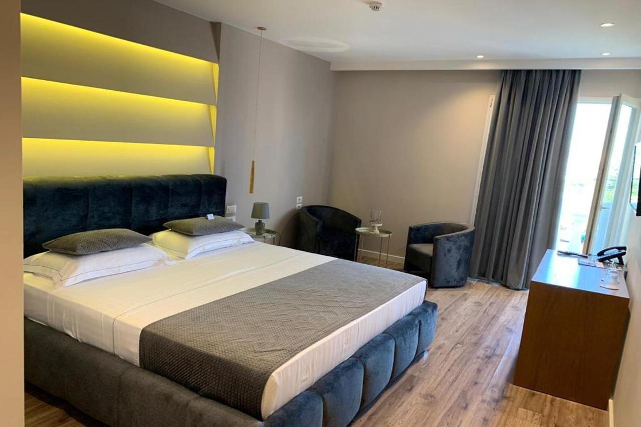 Light Hotel Tiranë Ngoại thất bức ảnh