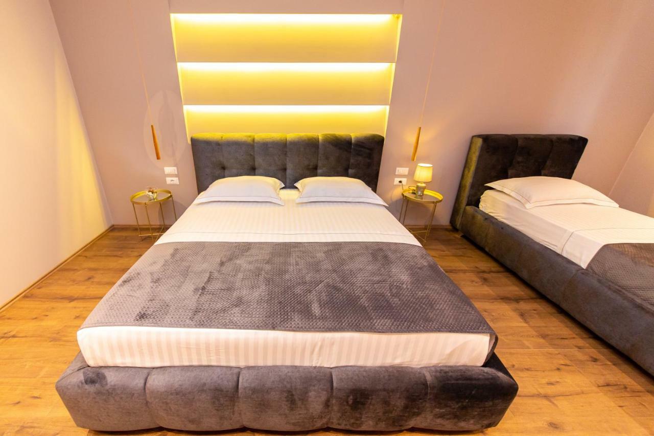 Light Hotel Tiranë Ngoại thất bức ảnh