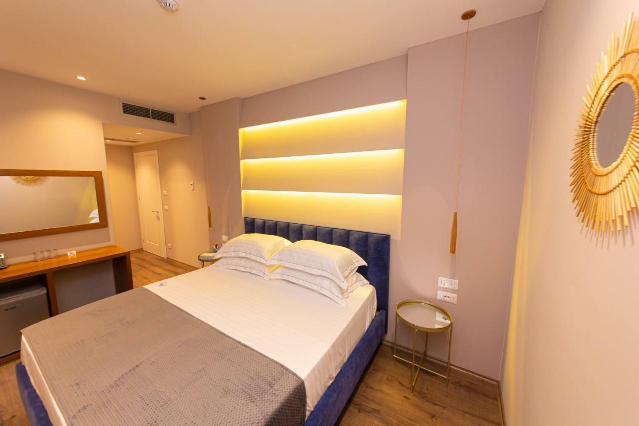 Light Hotel Tiranë Ngoại thất bức ảnh